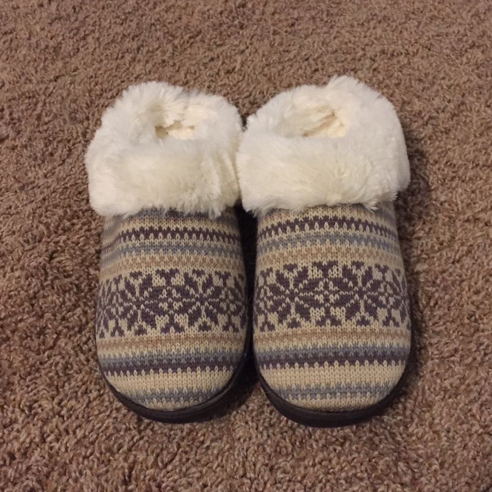 MUKLUKS Slippers